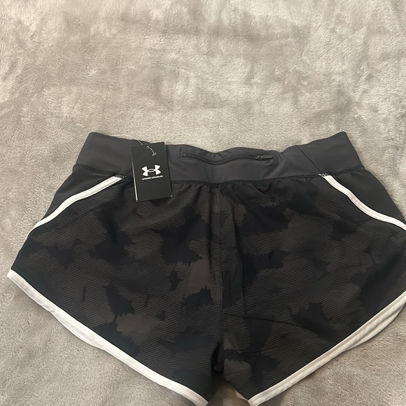 Under Armour , running shorts, size L - Picture 2 of 5